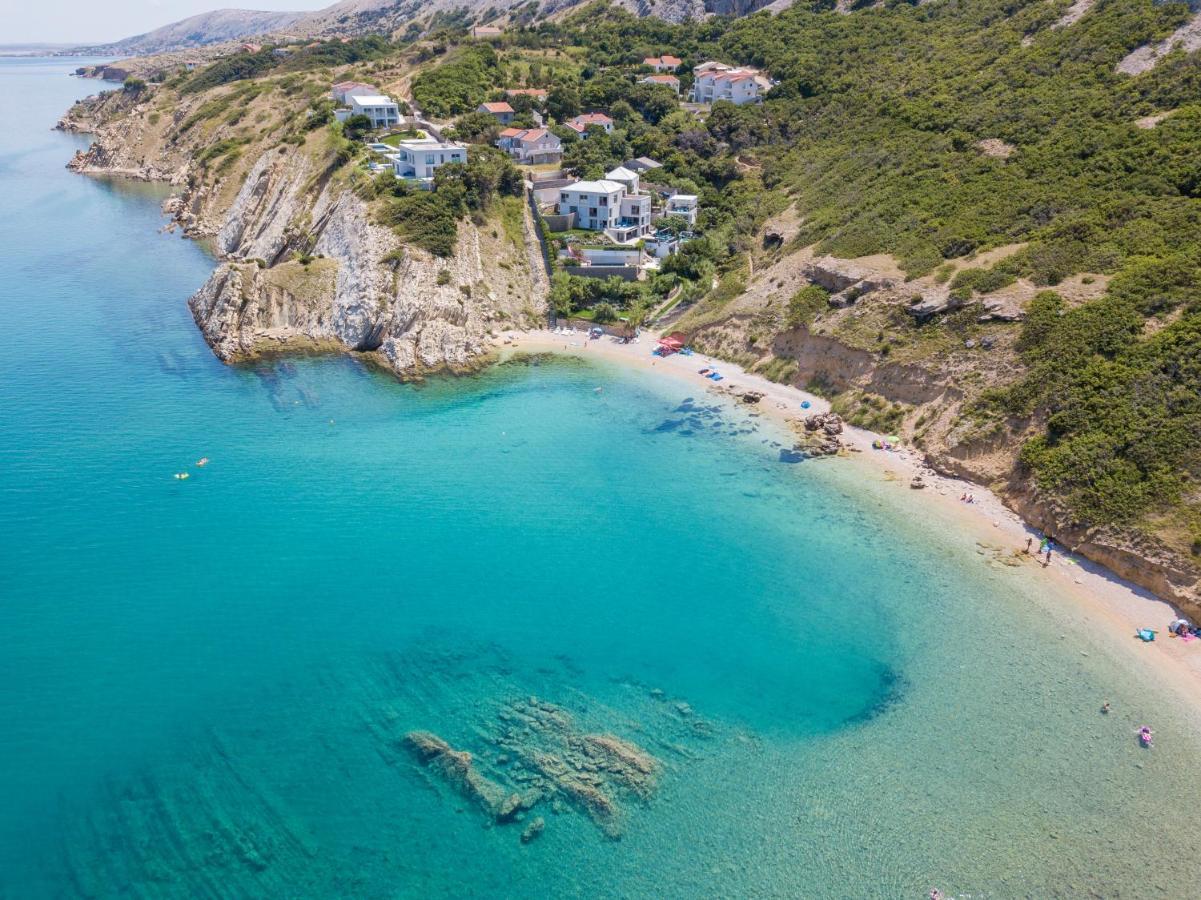 A White Cliffside Studio Pag Town Dış mekan fotoğraf
