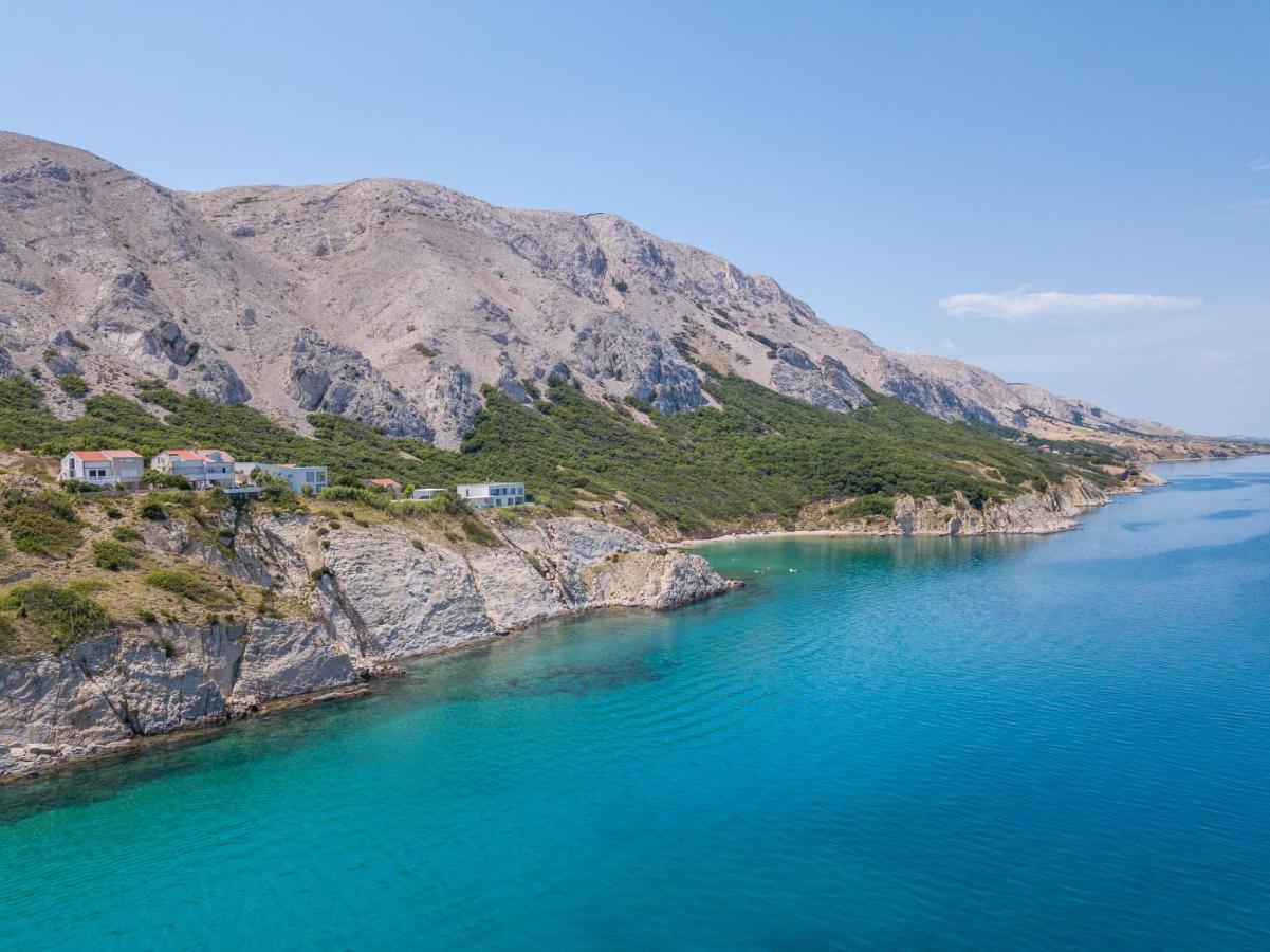 A White Cliffside Studio Pag Town Dış mekan fotoğraf